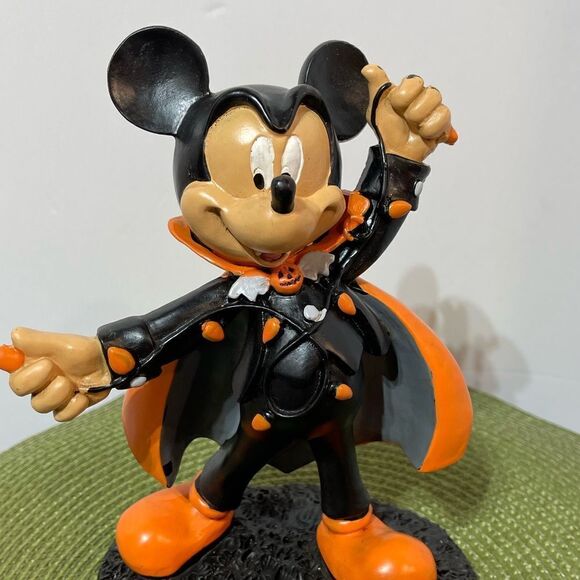 Disney Mickey Mouse Dracula Halloween Figure NWT - Picture 4 of 11